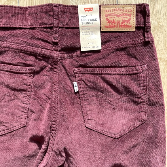 LEVI’S 721 CORDUROY HIGH RISE BUTTON FRONT SKINNY 
PANTS - Picture 6 of 6